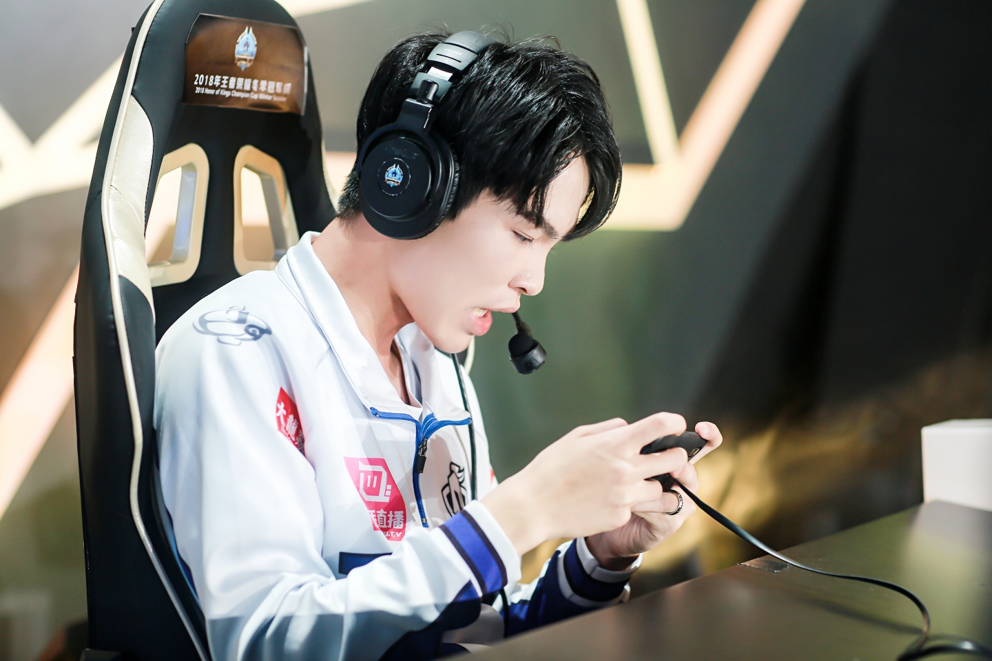 宝藏男孩Hero.柠栀：我可以冷面张扬，我也可以知善存恩