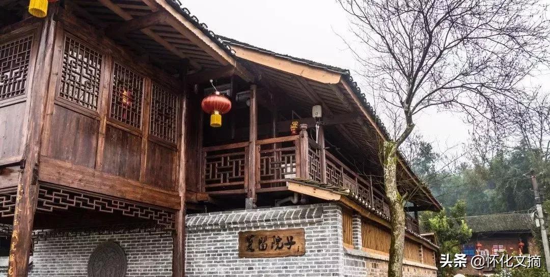 千年古苗寨老家寨全景,贵州千户苗寨农户家