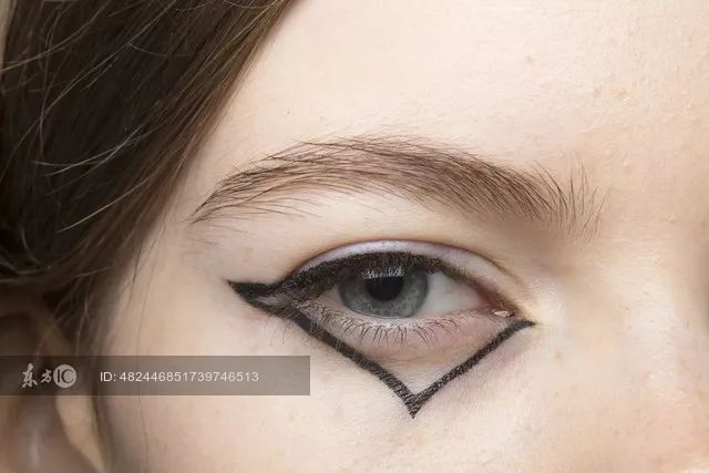 鞠婧祎李艺彤honey舞台,鞠婧祎港风复古妆容