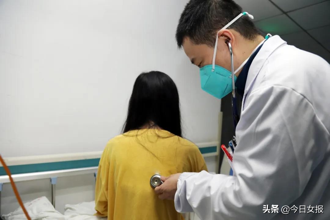 42岁女性突然大量脱发,30岁女人突然大量脱发原因