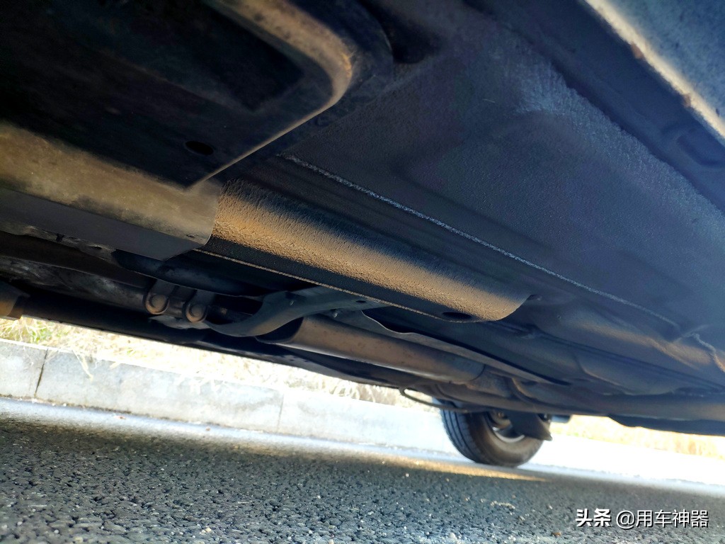 车内最易受潮产生异味的6个地方,用这9个方法不花一分钱就解决