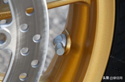 鏈敯澶嶅彜cb1300鍏ㄦ柊浠锋牸,鏈敯琛楄溅cb1300