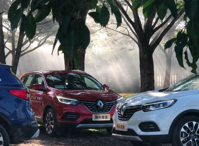 试驾全新雷诺科雷嘉四驱视频,科雷嘉年轻时的盛世容颜