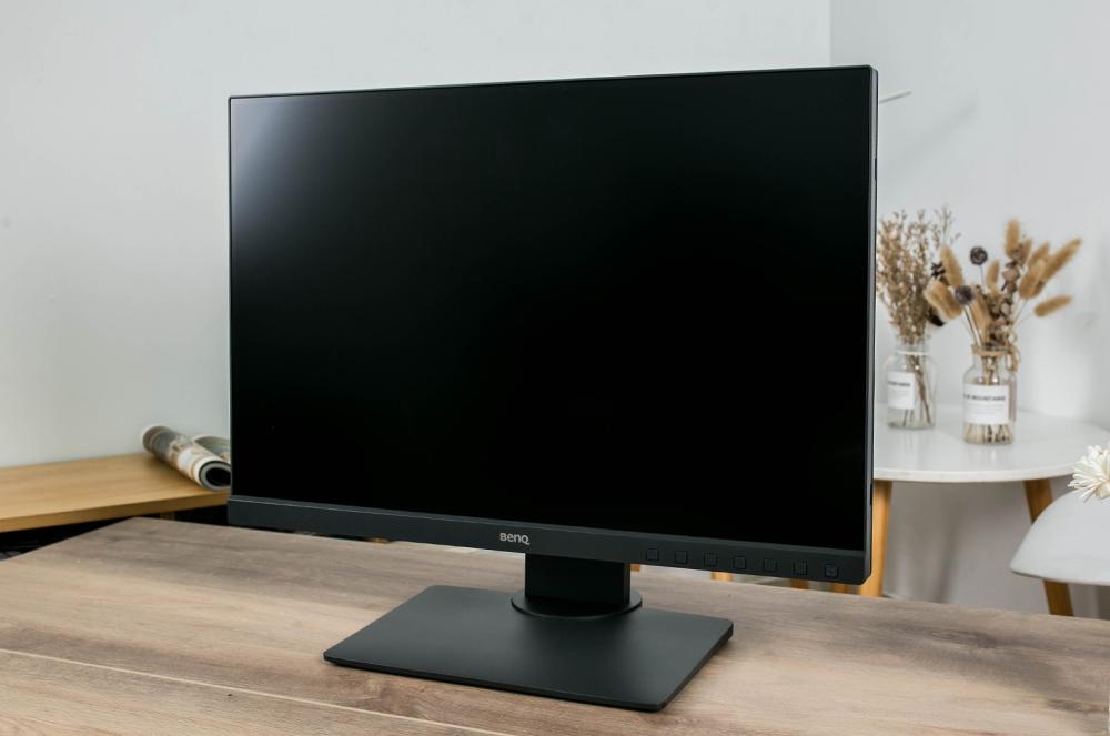 明基sw240的10bit是原生的吗,明基sw240显示器偏绿