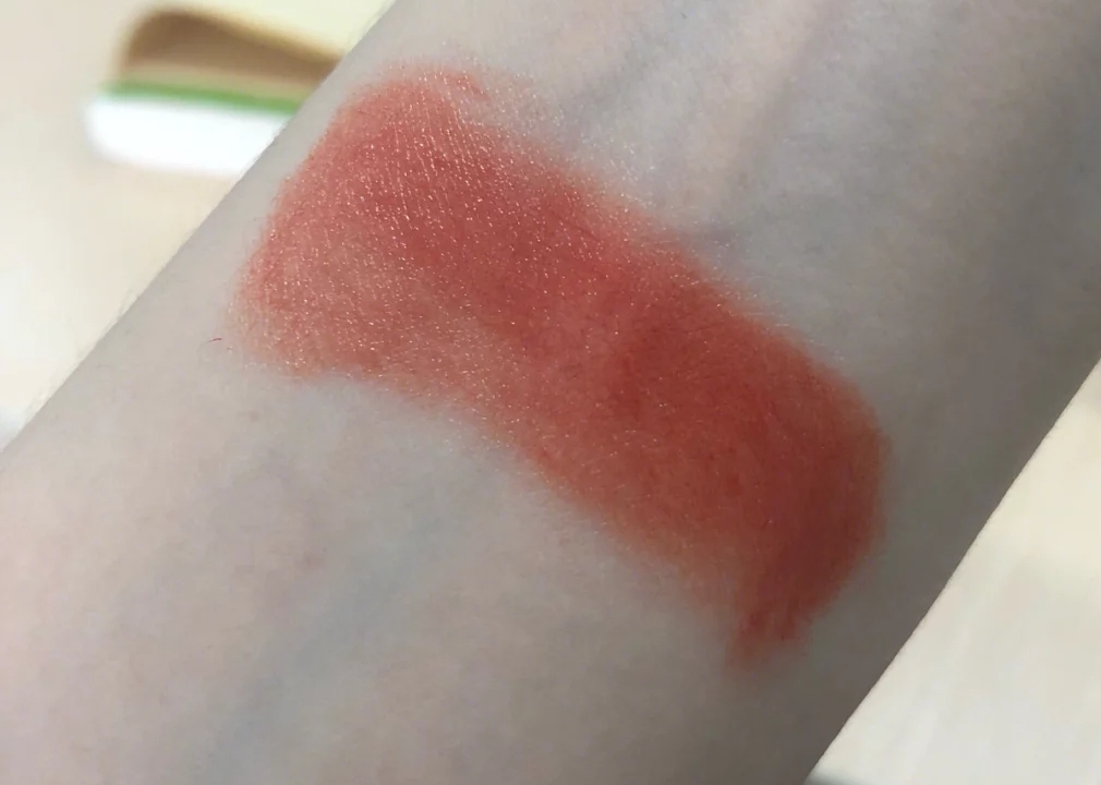 双层夹心口红！原来你是这样的夹心软糖，美到到比名字还要甜！