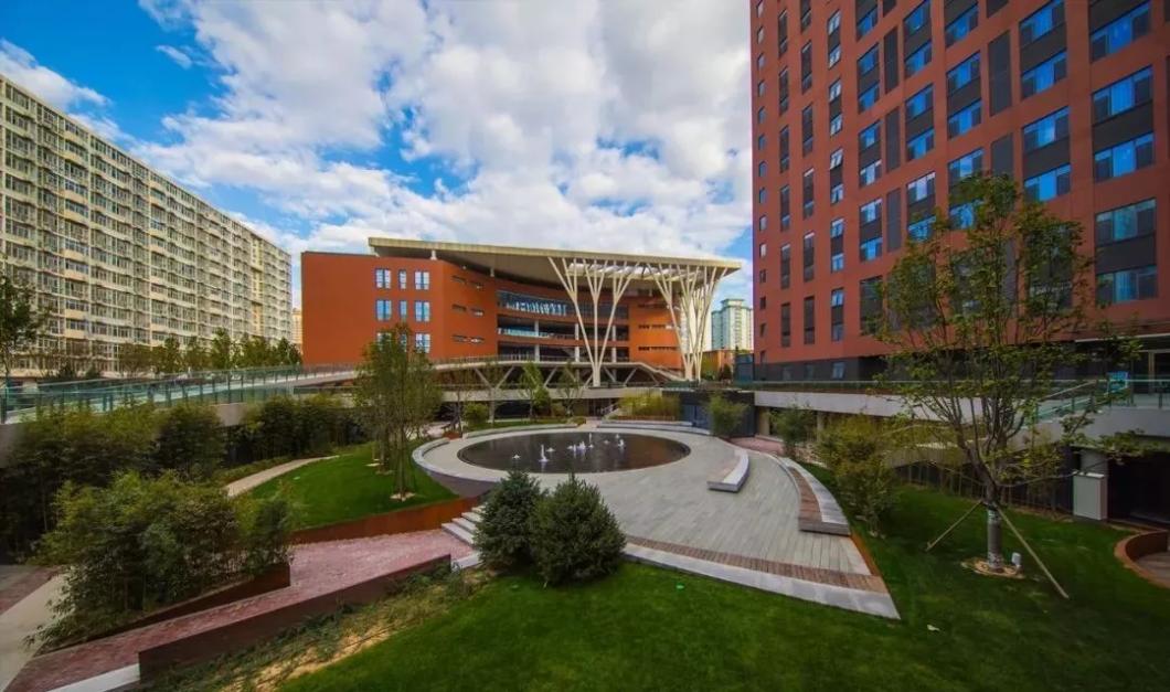 北京“绿色学府”:占地13176亩,坐拥8大餐厅,新华社、中央电视台聚焦关注!