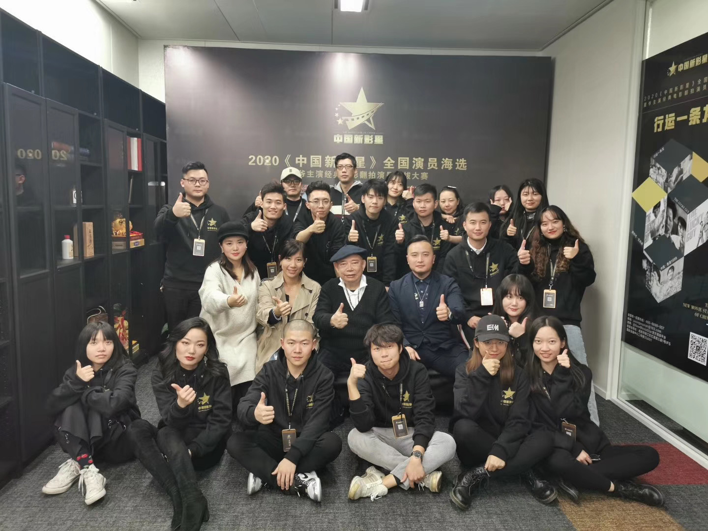 香港演员黄一飞视频,黄一飞访谈香港