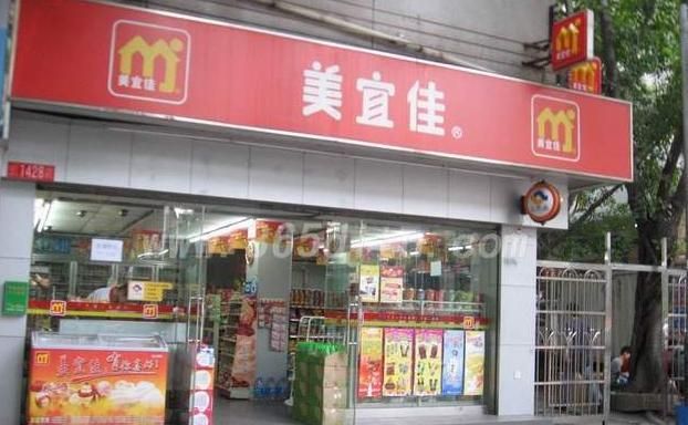 便利店日营业额4千，30万加盟费能否接手？看店主怎么说