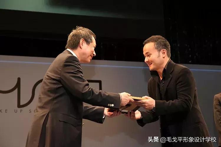 顶级化妆大师毛戈平的抖音,毛戈平在化妆界的地位