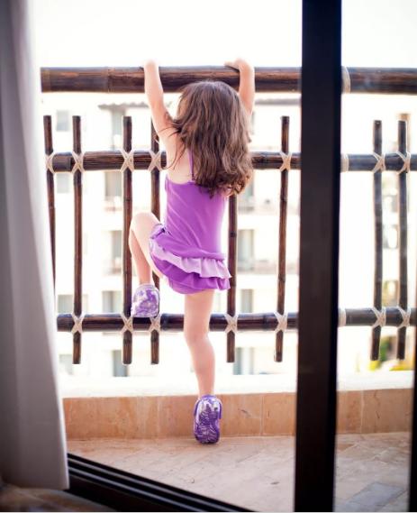 信阳18楼坠楼事件,河南信阳一小区13岁男孩坠楼