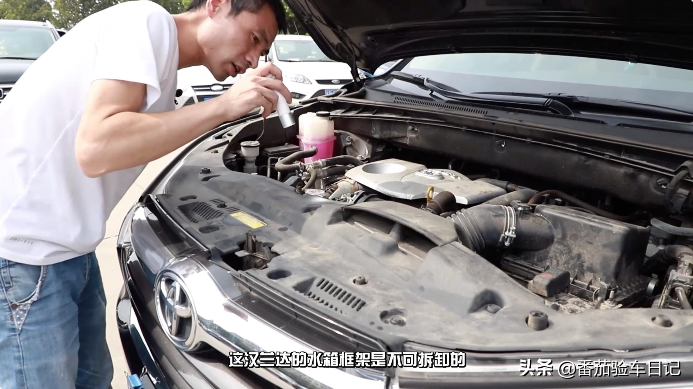 帮客户检测不到两年的丰田汉兰达，价格略高但是车况很值