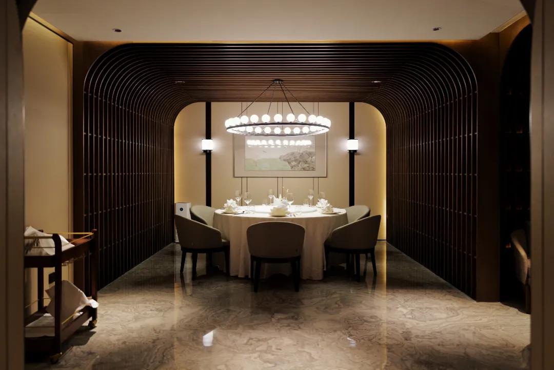 国宾馆的70岁：自救，还是和高端酒店品牌拥抱？