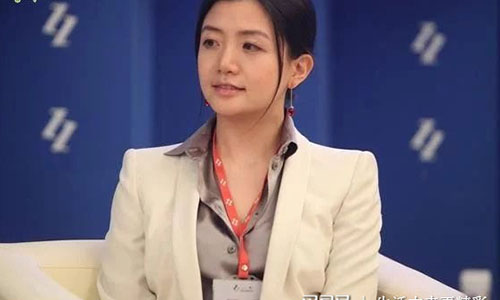 马云背后操盘手，女版“巴菲特”三顾茅庐请到手，三月狂赚138亿