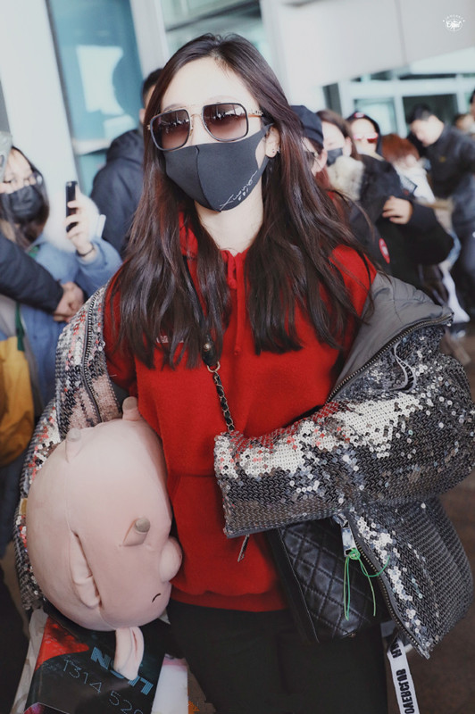 吴宣仪穿羽绒服,吴宣仪穿波司登衣服