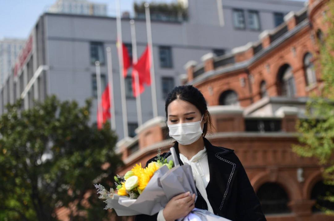 *安门天**广场时隔十年再下半旗，为留在寒冬里的他们