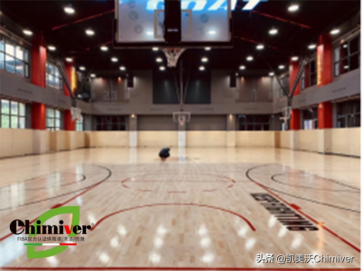 运动木地板彩漆,运动木地板漆施工视频