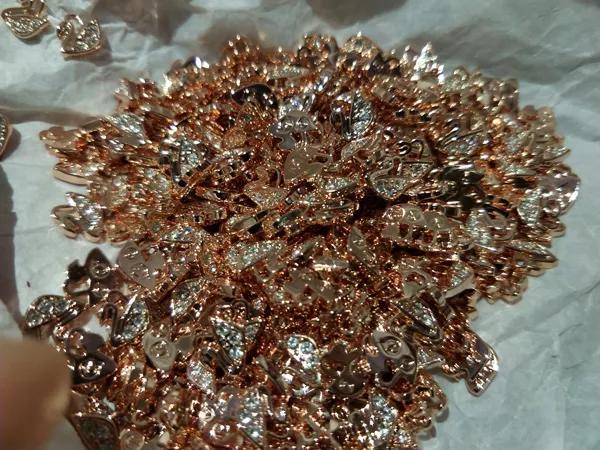 水晶饰品40元一套,哪里的水晶饰品正品