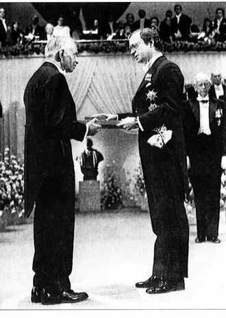 20岁就得出诺奖,20岁诺贝尔文学奖