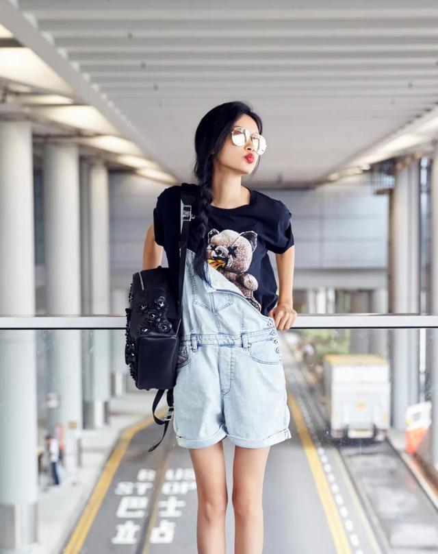 微胖女人穿T恤时,要记住“4不要”,不然显胖还显矮,很没气质