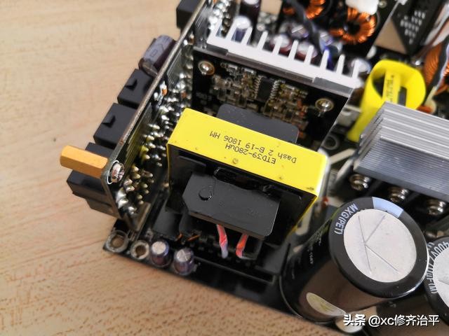 艾湃ag750w拆解,艾湃电竞ag750m拆解