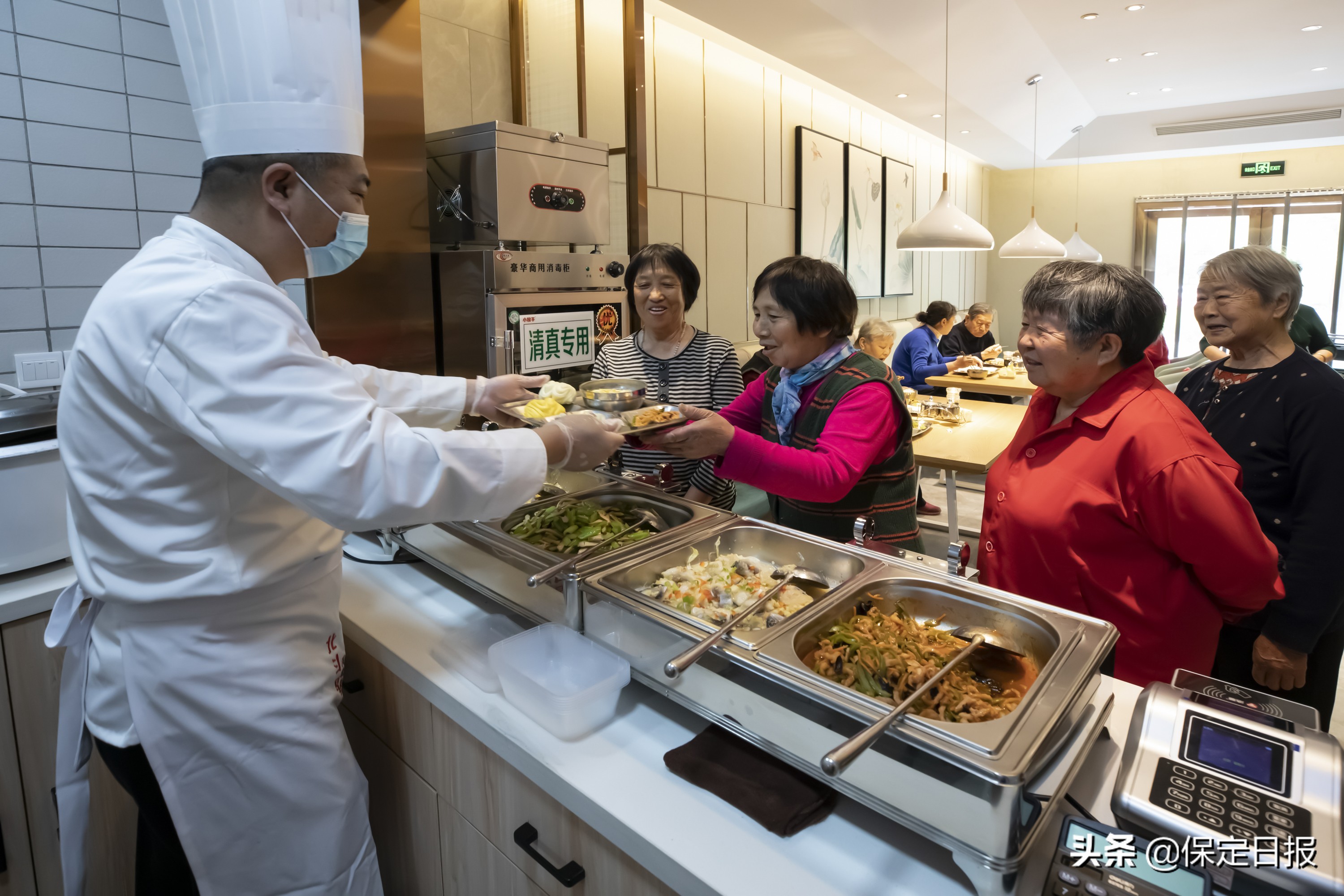 西高饭堂,这所惠民食堂暖胃又暖心