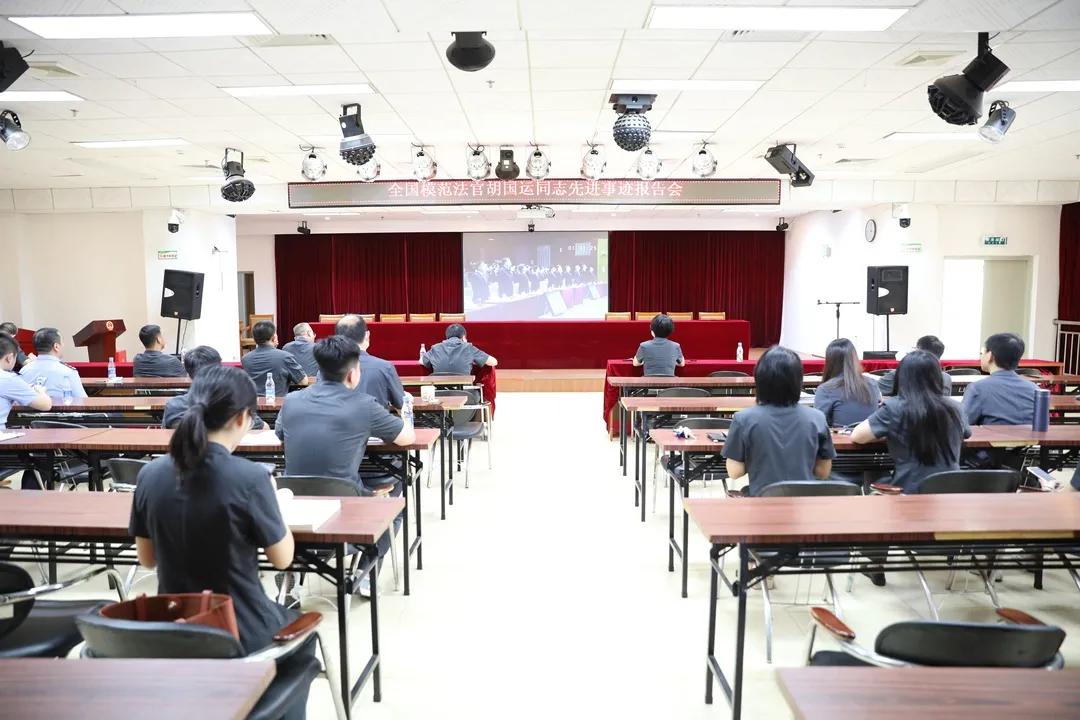 对标看齐学榜样不忘初心谋发展,对标看齐砥砺奋进