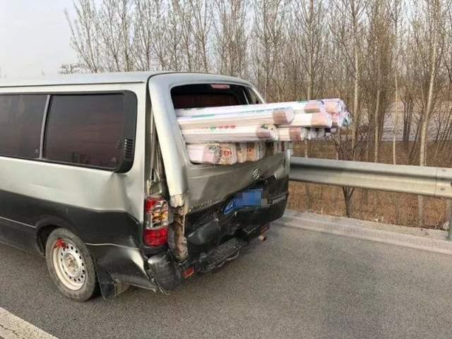 后备箱拉西瓜被罚200元交警解释,后备箱拉东西被罚款