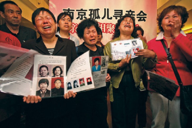 2个儿子同一天被拐,2岁男孩被拐30年后终与母亲相认