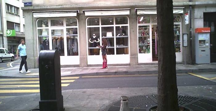 瑞士*女妓**合法化79年，入行条件严格，20%男人光顾过*院妓**