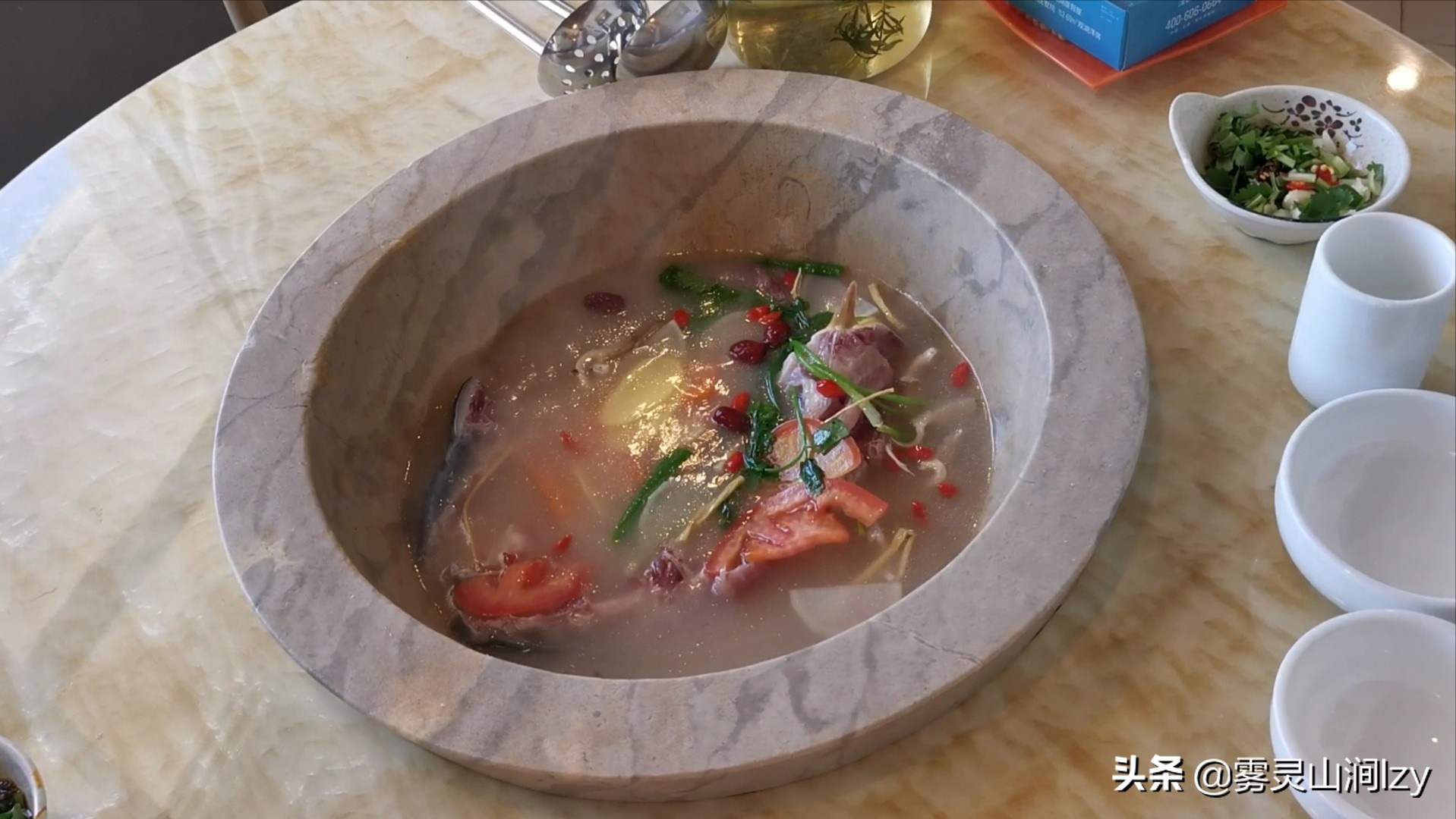 澄江抚仙湖附近哪家石锅鱼最好吃,澄江石锅鱼哪家最好吃