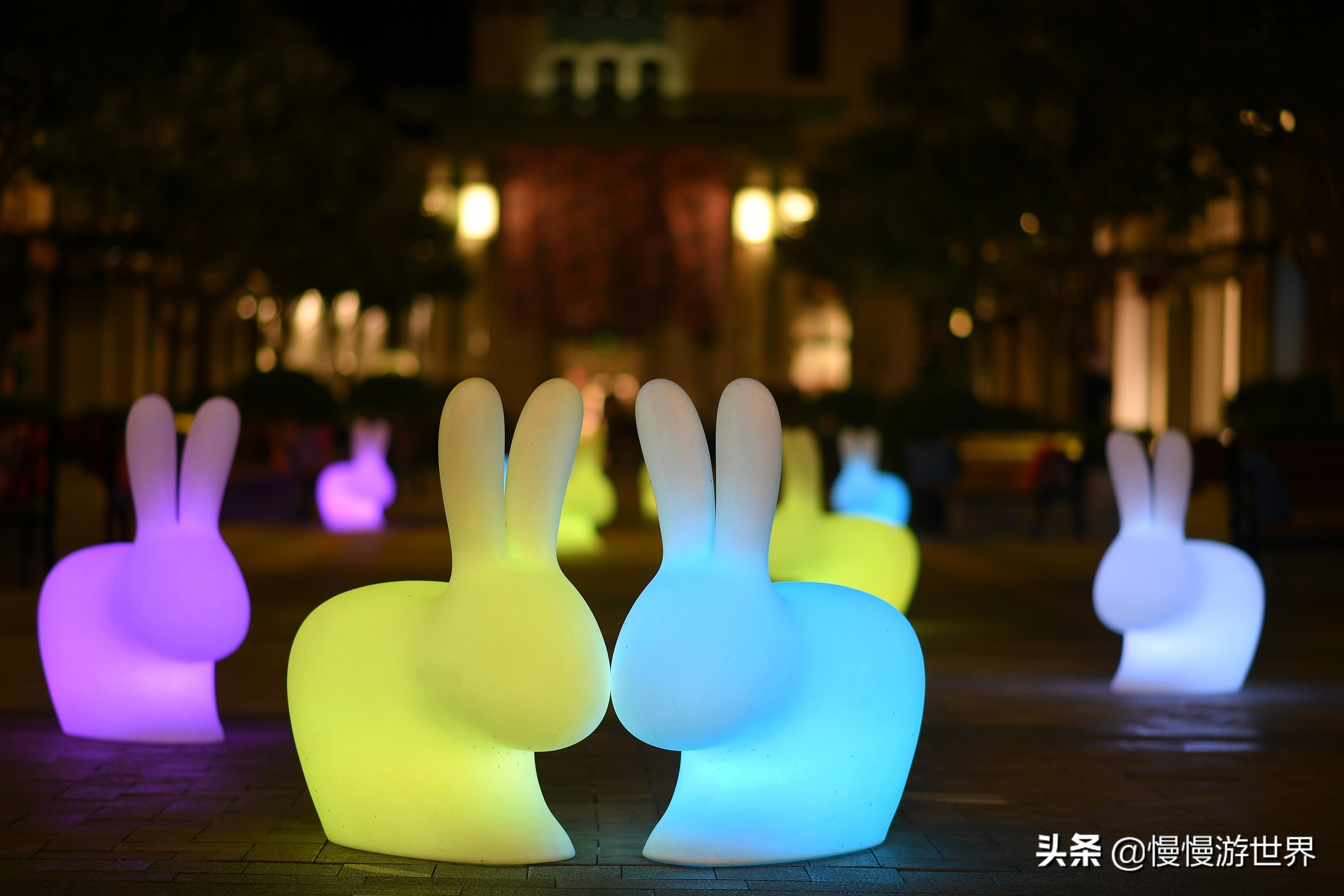 千兔伴月，中秋绮境：1001只“奇宝兔”齐聚苏州奕欧来奥特莱斯