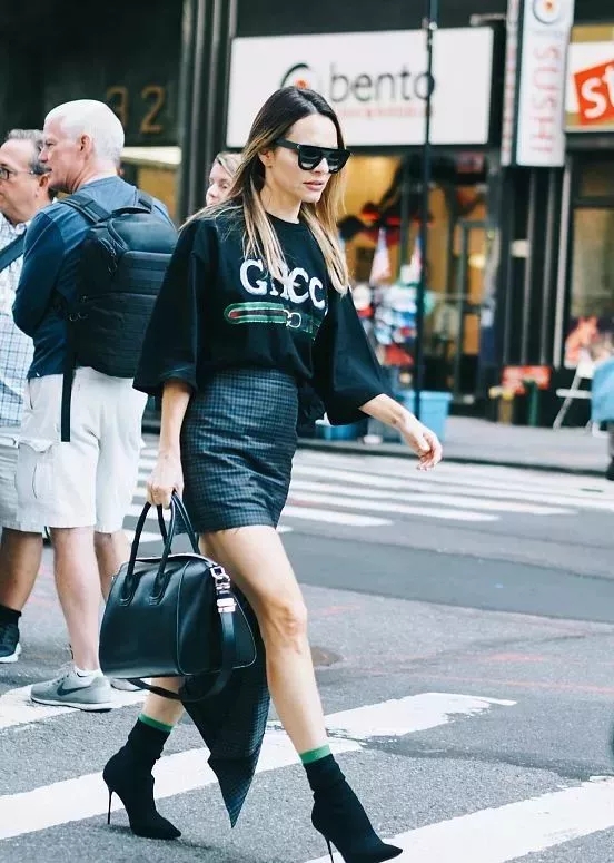 苹果型身材特点及搭配技巧,怎么判断自己是苹果身材还是梨形