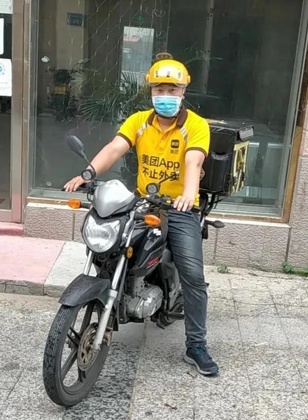 大庆月入近万的大学生送餐小哥王博成上《黑龙江日报》公众号:身份无高低多劳多得很充实