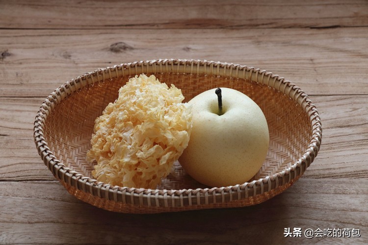 春季吃银耳搭配什么好,春天吃银耳配什么好消化