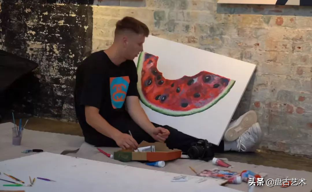 网红她伦敦办了场假画展，一幅画竟卖出1500英镑，你怎么在看？