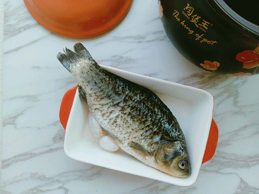 奶白鲫鱼汤要不要油,奶白鲫鱼汤可以放点什么