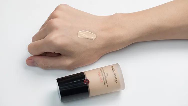 有磨皮效果持妆粉底液推荐,遮瑕效果好的磨皮品牌粉底液干皮