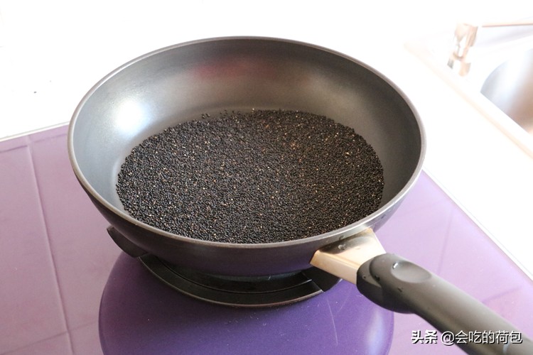 教你黑芝麻养生又简单的吃法,黑芝麻怎么做芝麻丸简单