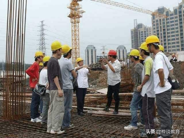 建筑学与土木工程哪个好找工作,土木建筑专业选择哪些学校