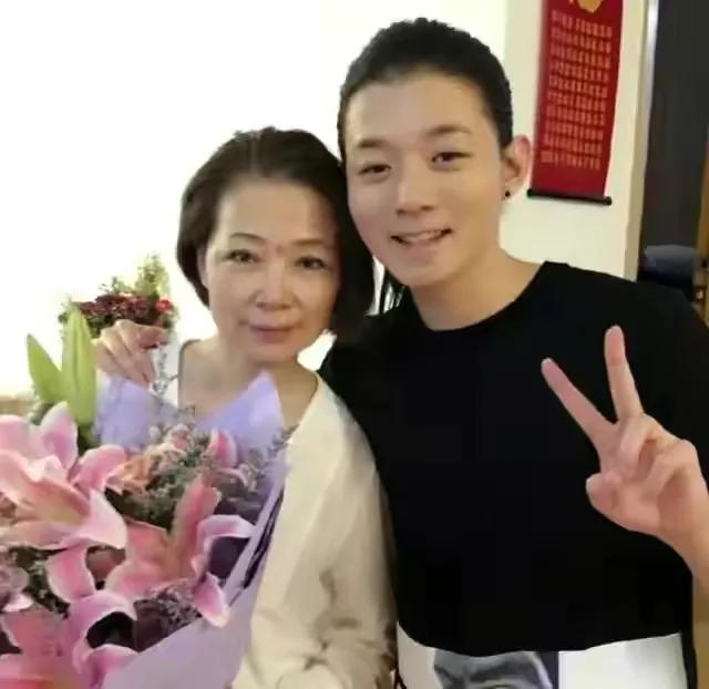 霍尊深夜发文退圈女方反怼!当故事变成罗生门,这次到底谁赢了?