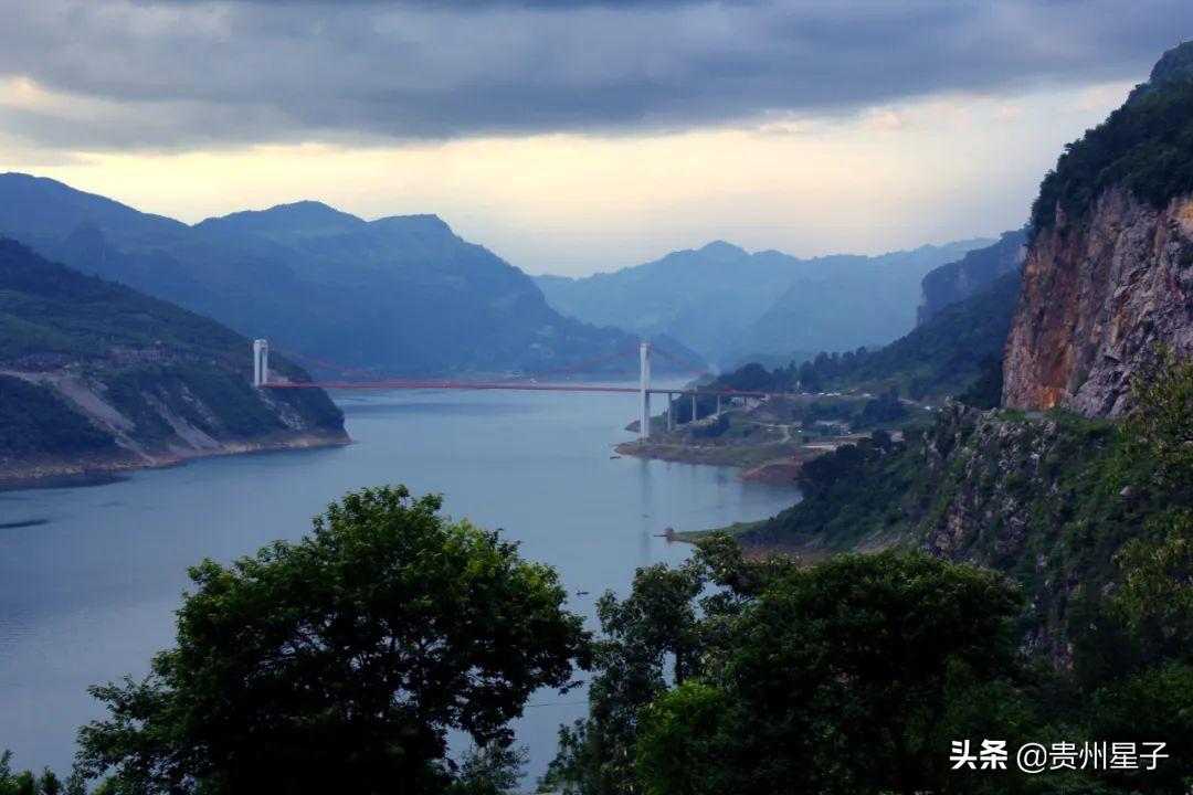 息烽流长乌江峡谷风光,乌江悬崖徒步