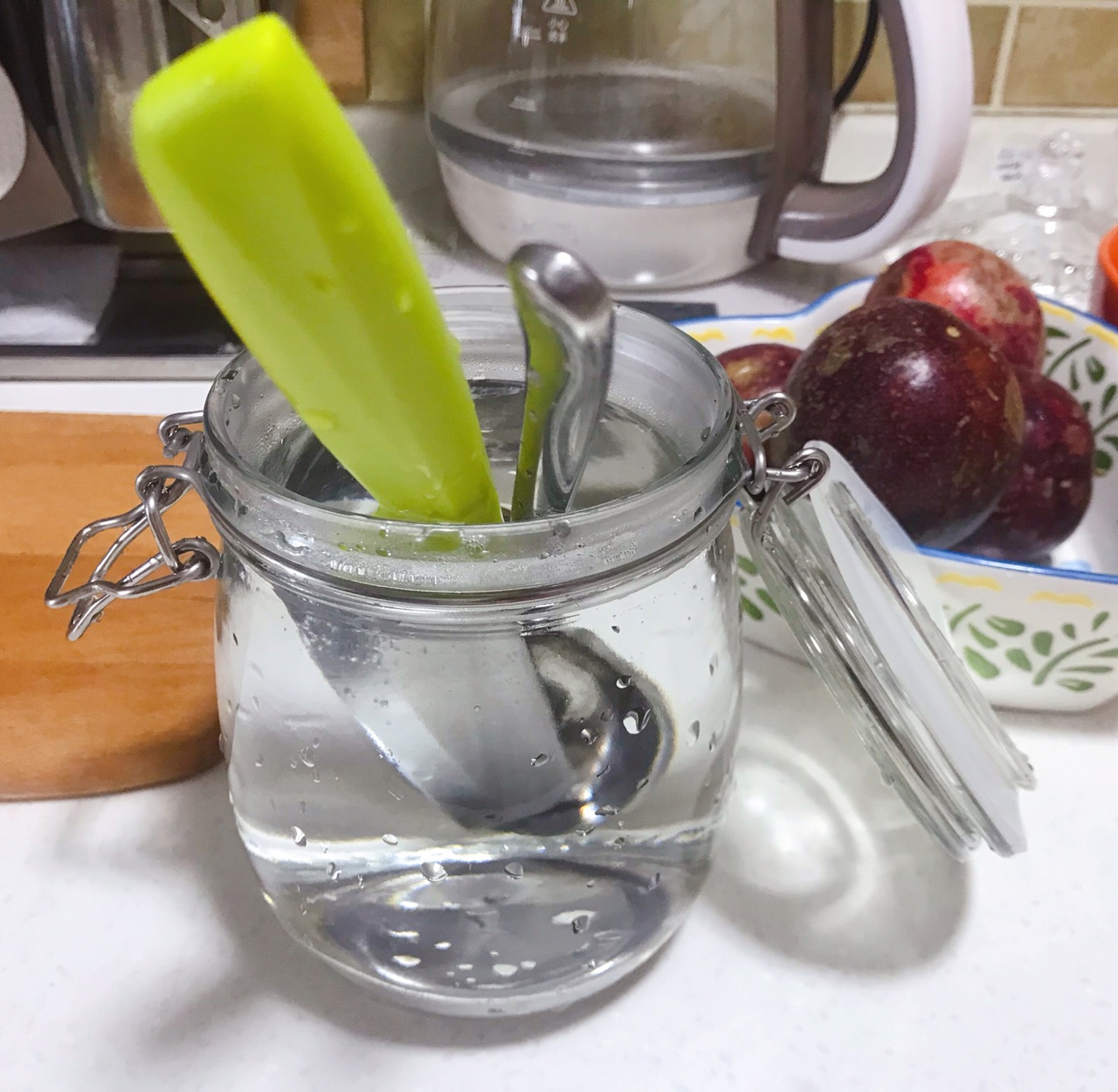 柠檬和蜂蜜一起做有什么功效,柠檬和蜂蜜可以做什么水喝