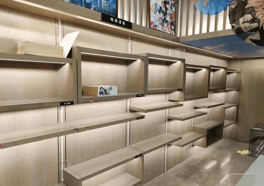 一家面临倒闭的书店,一家书店引发惊天血案