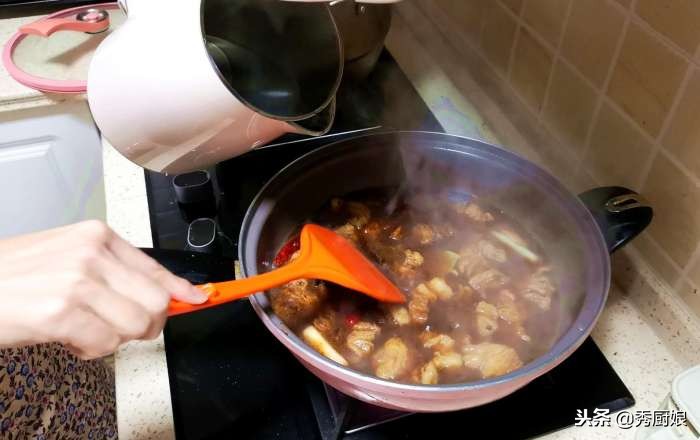 羊肉这样做特别香,冬天这样做羊肉特别解馋还有营养