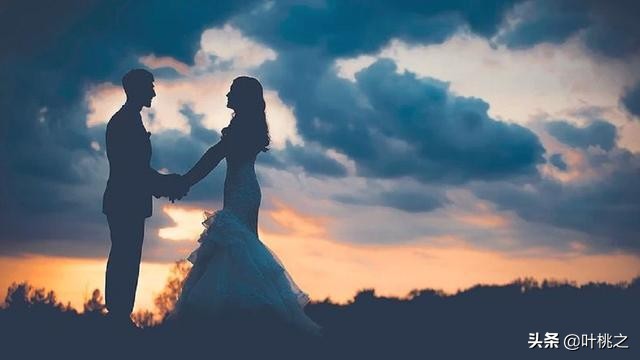 对一段感情不爱了还假装继续,真爱是躲不掉的下一句