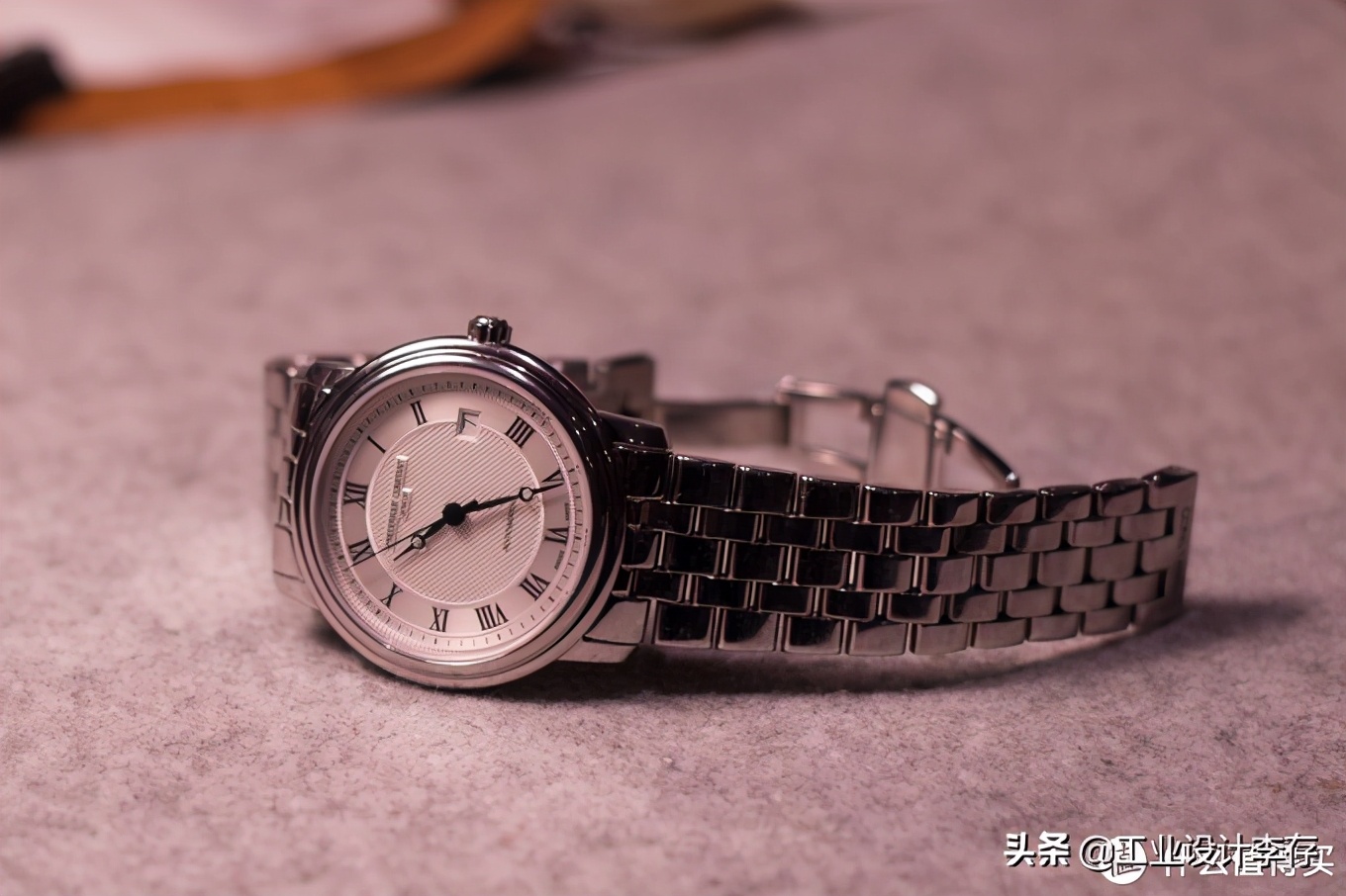 康斯登男表fc-303,康斯登fc303机芯