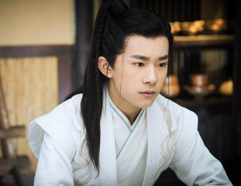 皇帝下棋输一子杀一人,君王下棋