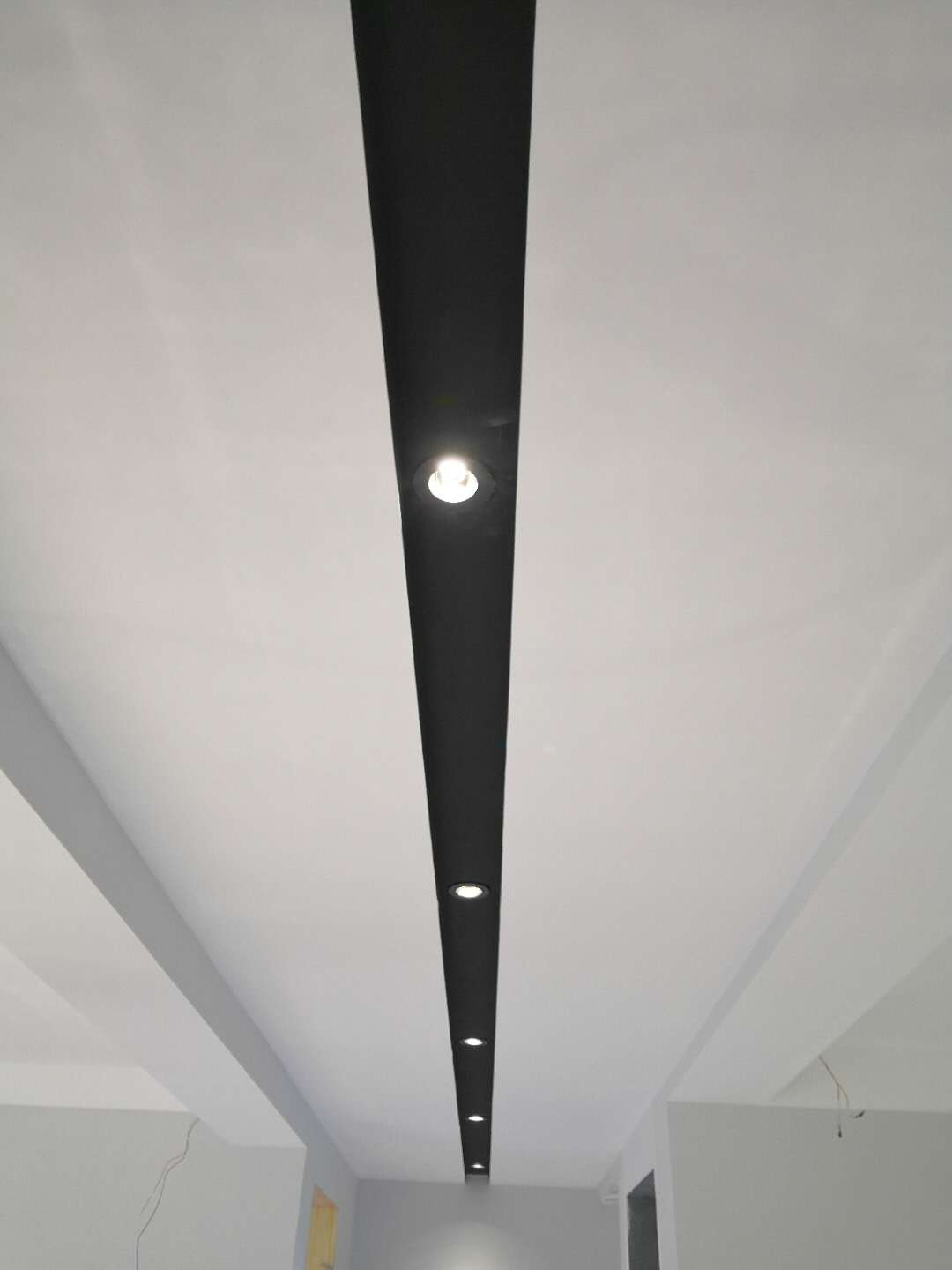 家里射灯选什么颜色灯光,无主灯射灯太刺眼