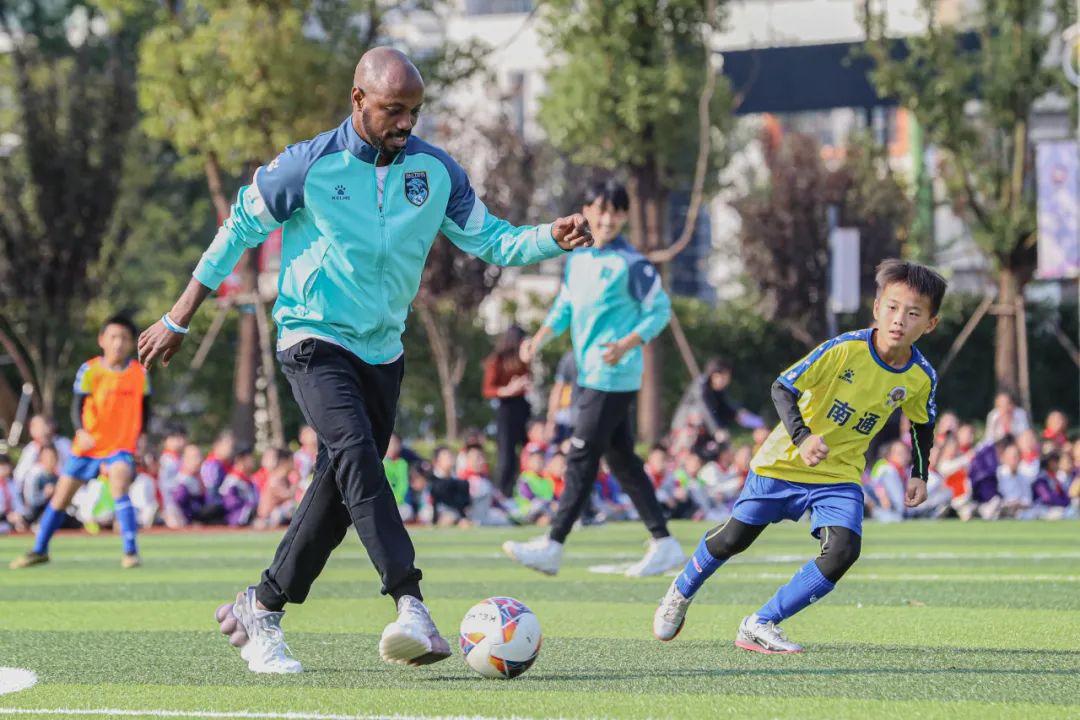 共建活动|支云狼兵走进南通紫琅一小，共度冲甲三周年纪念日