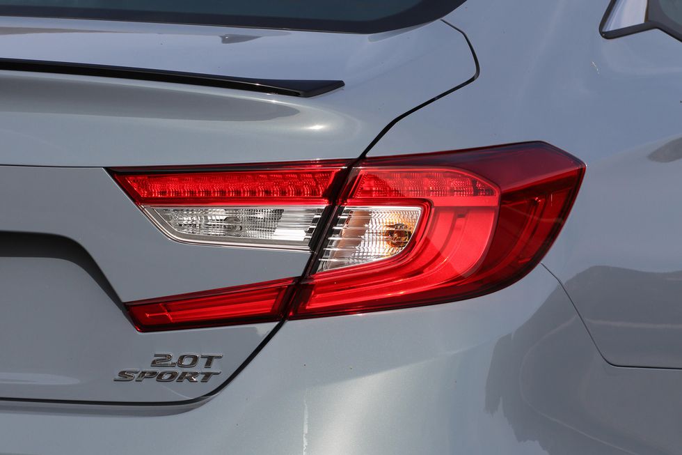 雅阁2021款和2022款有什么不同,本田雅阁2021款1.5t中配落地价